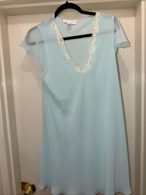 Oscar de la Renta Light Blue Lace Trim Nightgown